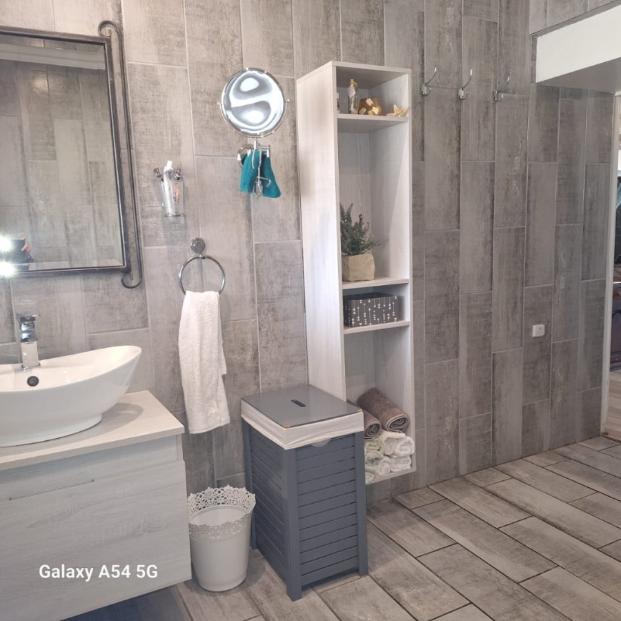 4 Bedroom Property for Sale in Hartenbos Heuwels Western Cape